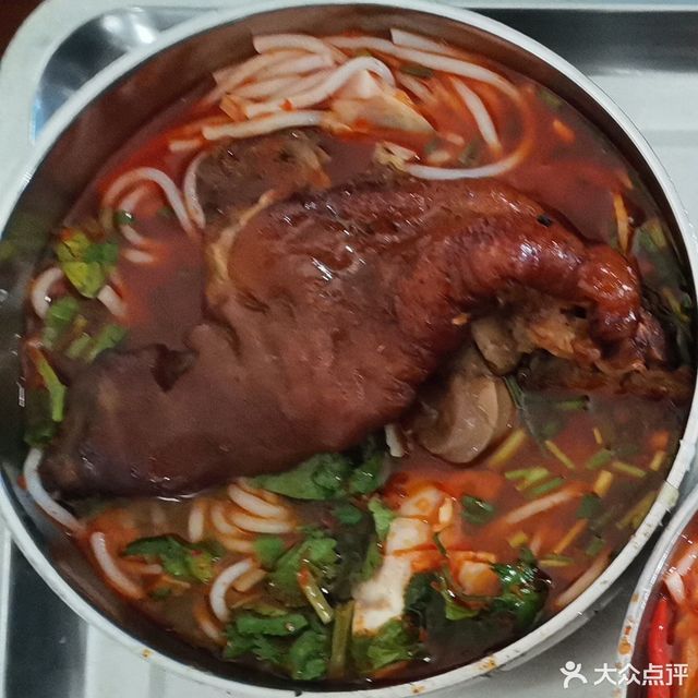 阳关龙家泡椒牛肉猪脚粉面