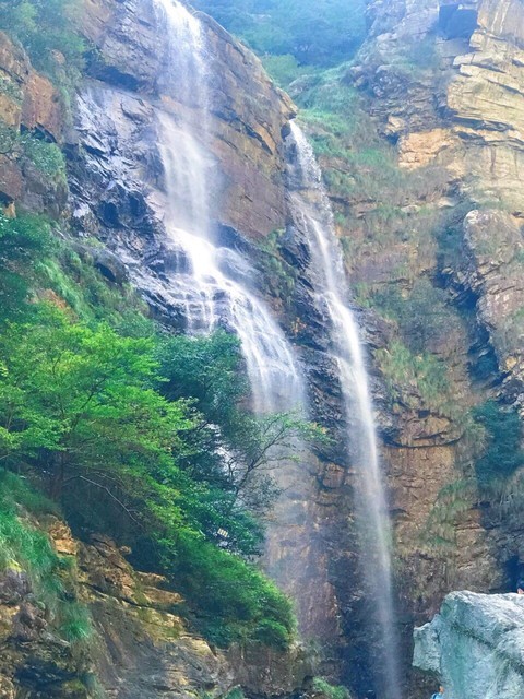 三叠岩风景区图片