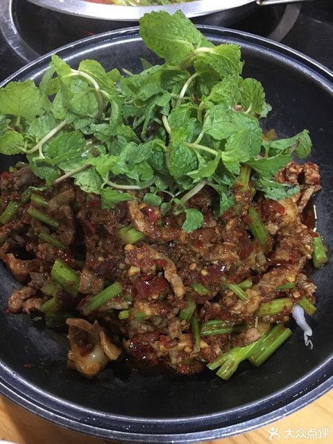 拐弯抹角虾酸牛肉肥肠(西苑店)