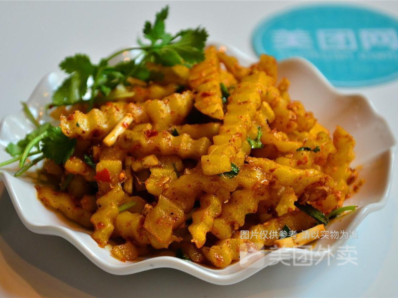 豆腐丸子土豆粑推荐菜:洋芋粑粑位于遵义市汇川区上海路石板街13号