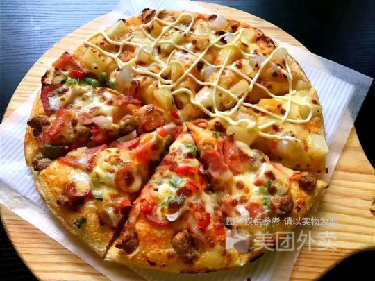 水果嫩牛双拼披萨图片