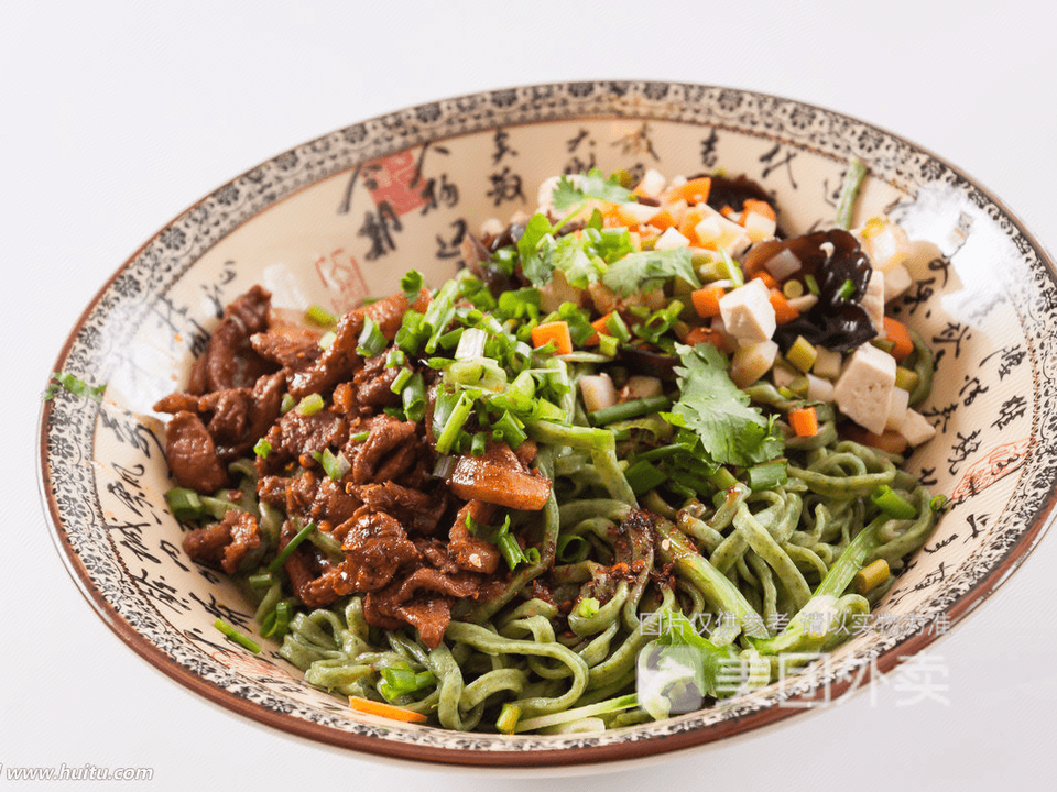 臊子干拌菠菜面图片