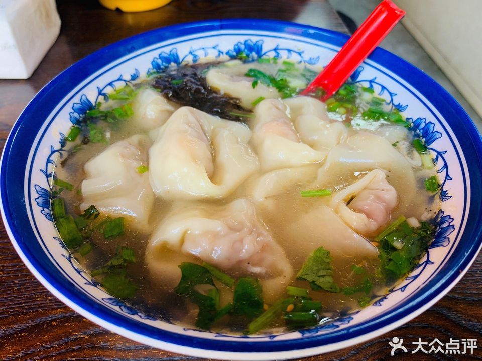上海风情的菜肉大馄饨图片