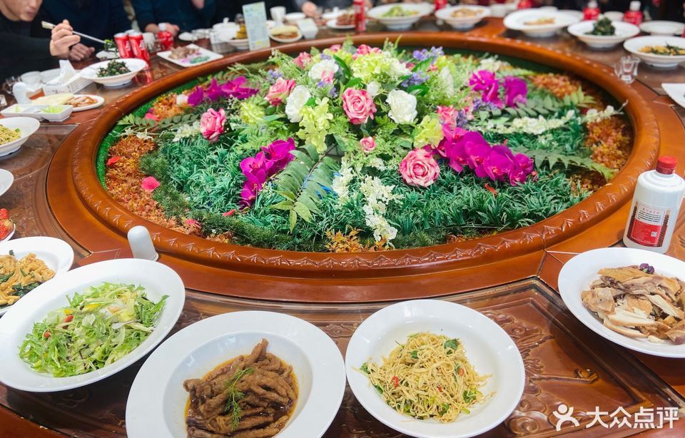 阿勇美食龙湖店