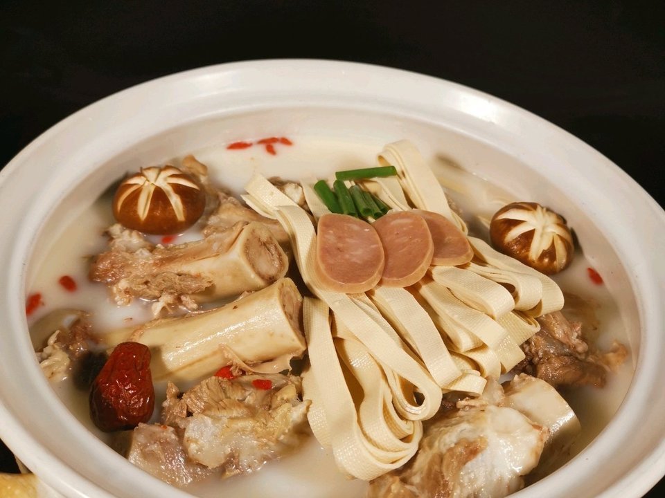 骨汤古香金华筒骨煲(金沙奥莱店)