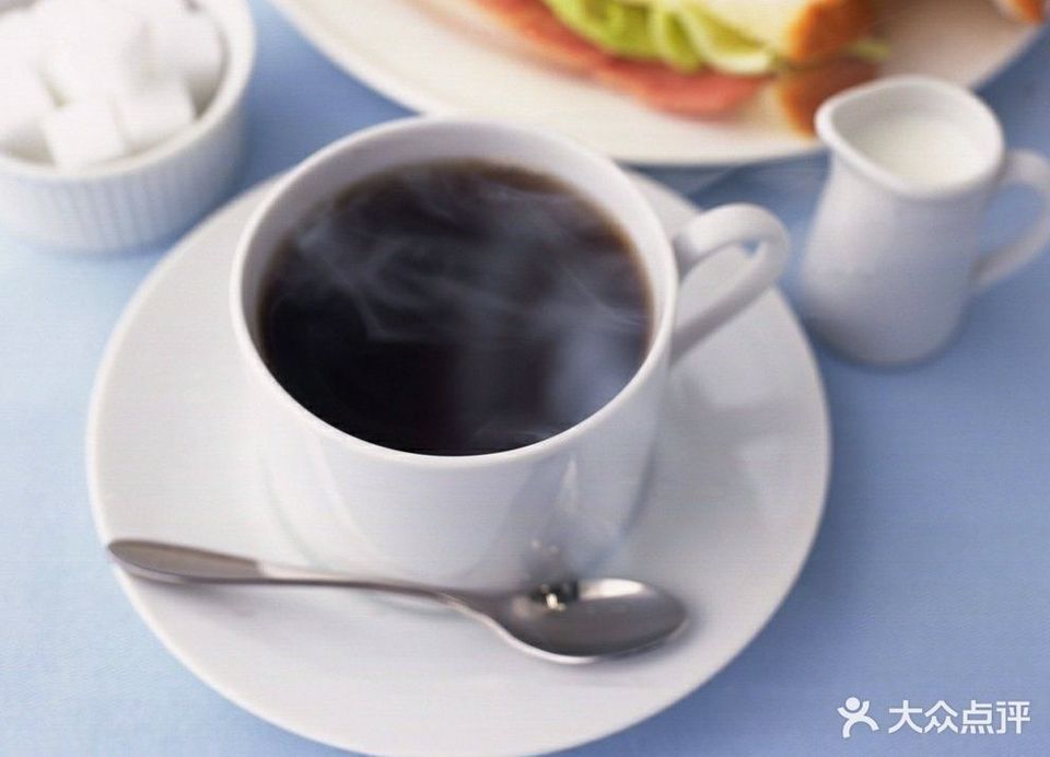              圣巴登咖啡时尚餐厅