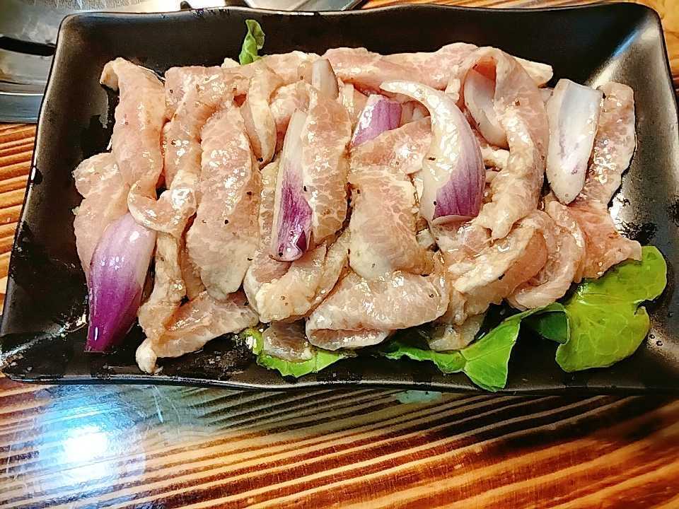 猪五花精品牛肉推荐菜:牛贝碳烤·韩式烤肉位于泉州市石狮市宝盖镇