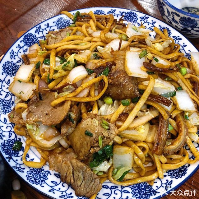 菌菇牛肉牛肚炒面图片