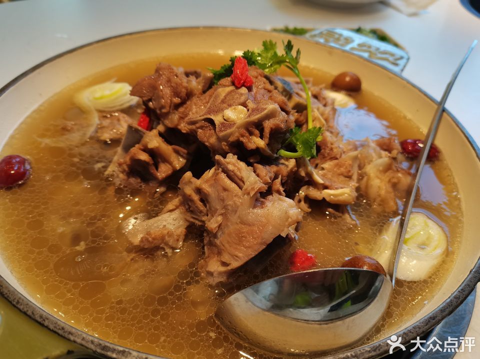 融久久羊脊骨火锅