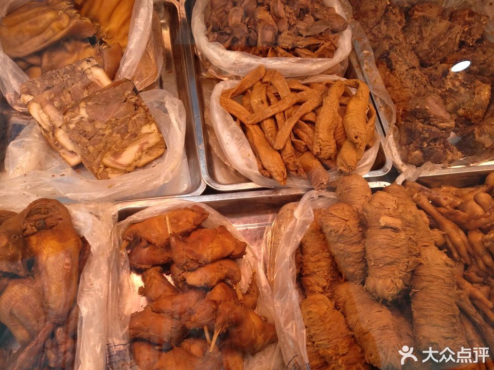 酱牛肉特价辣鸭脖推荐菜:标签:熟食熏酱购物琴岛骨里香位于青岛市市南