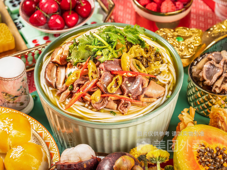 泡椒鸡杂米线图片