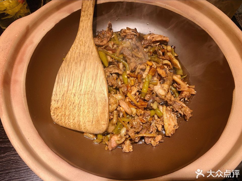 黄贡椒炒衡山土鸡图片