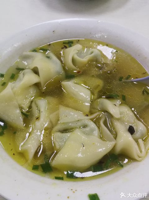荠菜鲜肉小馄饨推荐菜:福建千里香馄饨王(北石路店)位于上海市普陀区