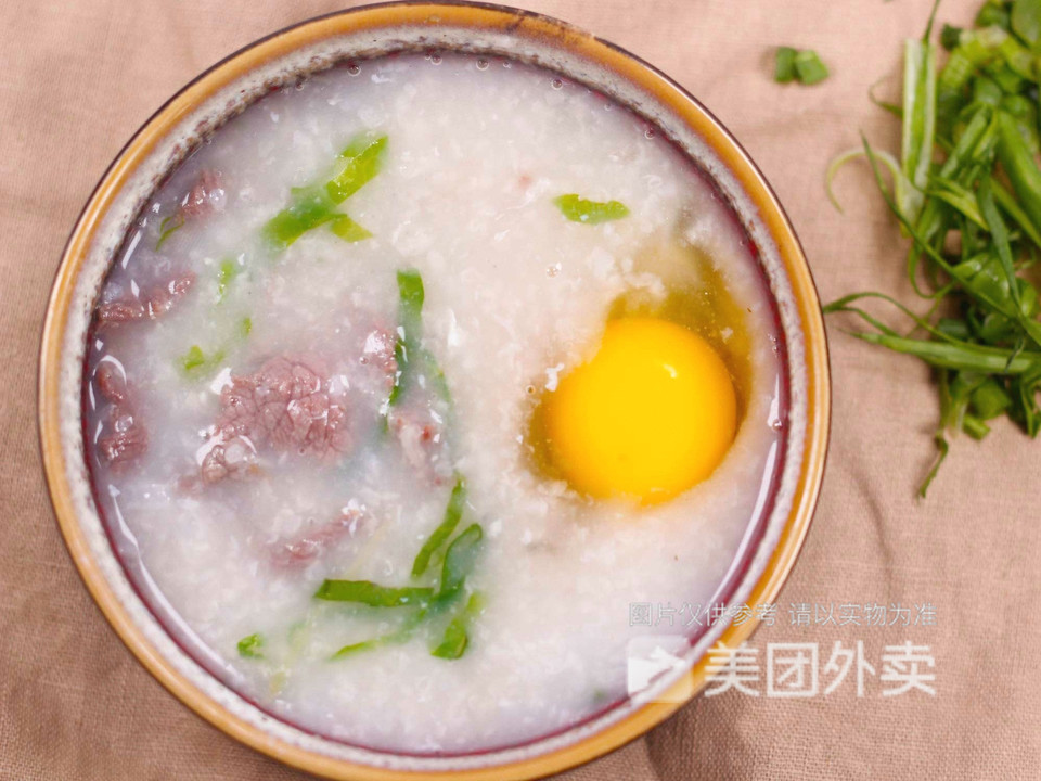 生滚窝蛋牛肉粥图片