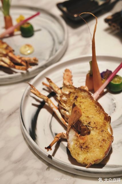 料理长本日特选刺身拼盘推荐菜:江户前日本料理(皇庭广场店)位于深圳
