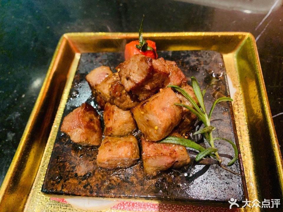 火焰雪花牛肉粒图片