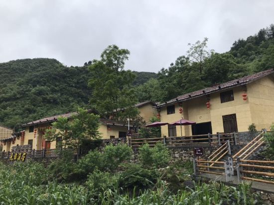 罗城棉花天坑民宿酒店
