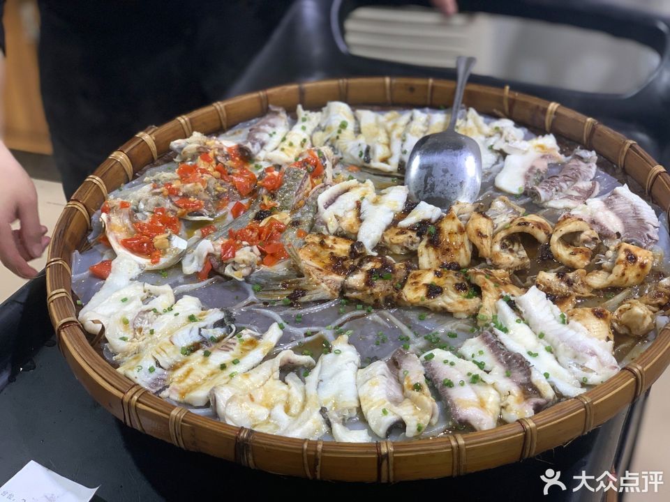 筲箕蒸皖鱼图片