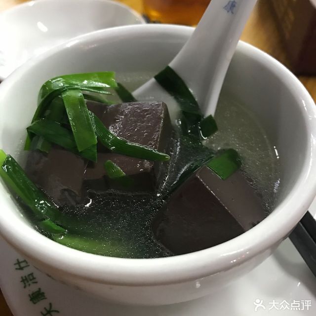 韭菜牛红汤图片