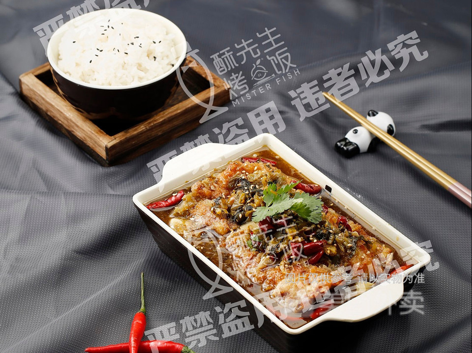 酸菜无骨烤鱼饭图片