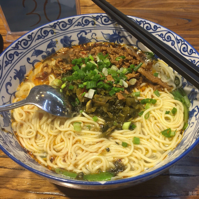 酸菜肉丝面图片