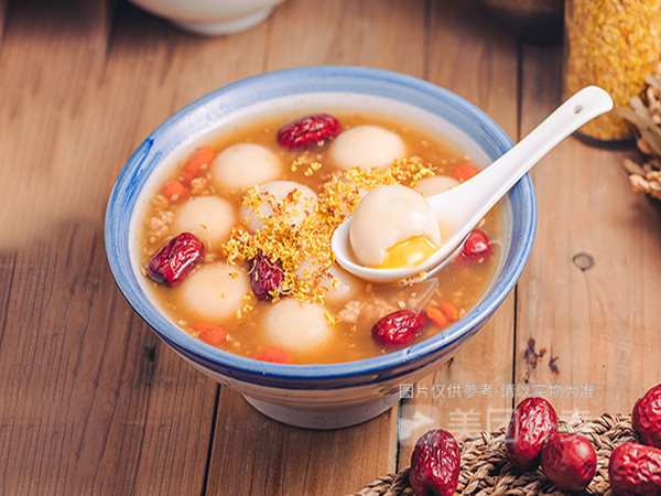 红糖醪糟鸡蛋汤圆图片