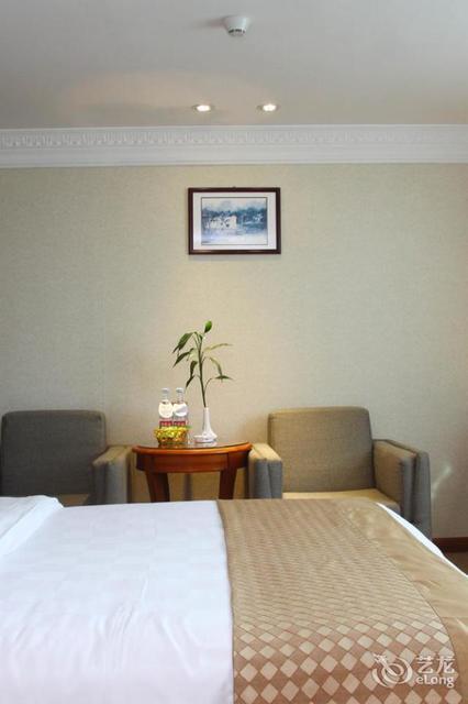 【富林(逸方)酒店(石龙店)】富林(逸方)酒店(石龙店)电话,富林(逸方)