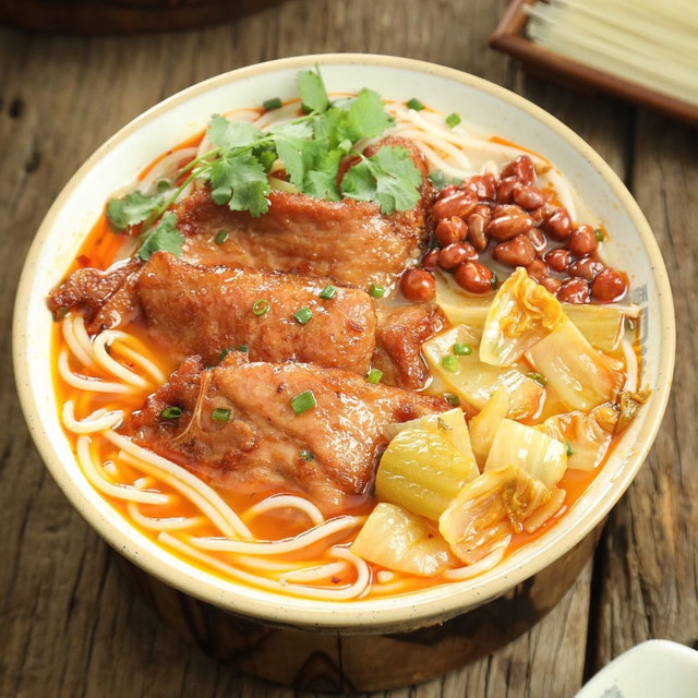 香港阿一猪扒酸辣米线图片