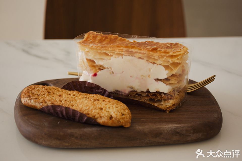 blue洛兰西点苗栗路店