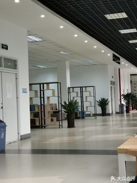 太原理工大学(迎西校区)-图书馆太原理工大学-北区幼儿园理工大研究生