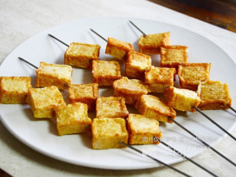 千叶豆腐推荐菜:金色大地馄饨炸串位于枣庄市市中区文化路办事处孔庄