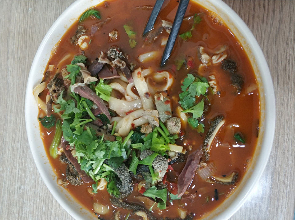 羊杂刀削面图片