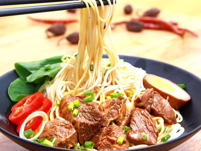 招牌牛腩搞面汤面米粉图片