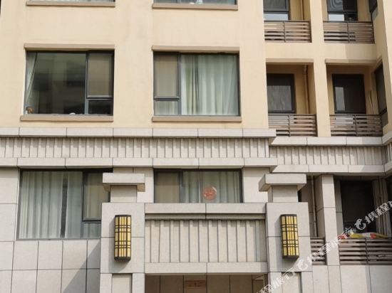 烟台市莱山区山海南路4598号杰瑞祥和苑维也纳酒店前台电话:烟台凤凰