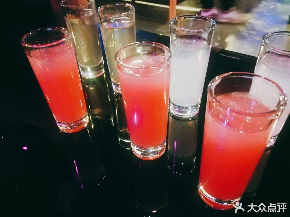 贰麻酒馆(大学城红街店)