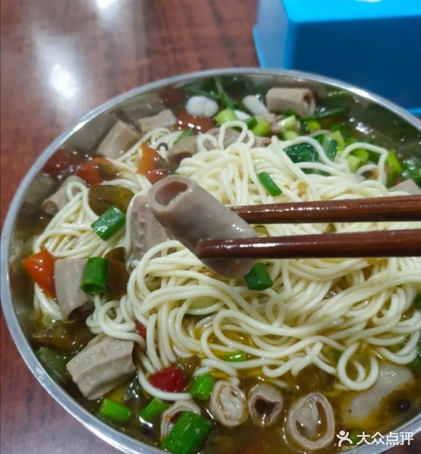 泡椒小肠面图片