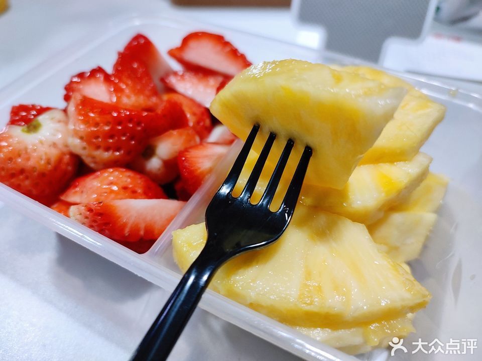 【果切】草莓 凤梨图片