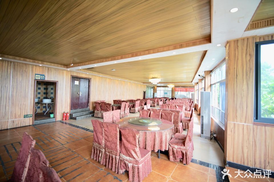 > 海兰云天农家乐