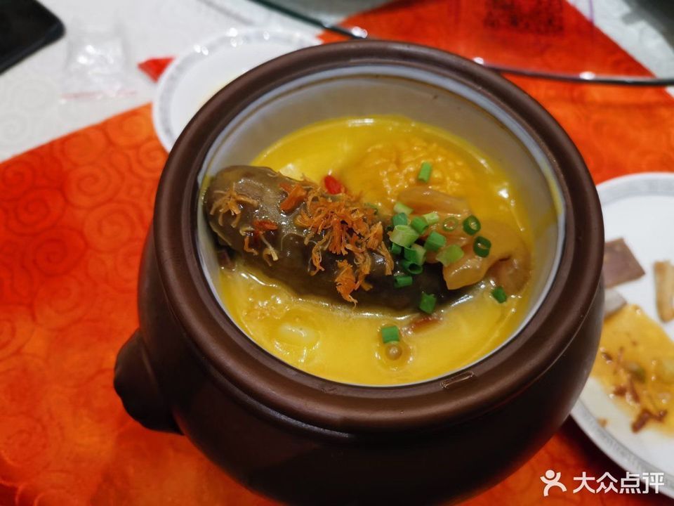 推荐菜:邢氏海参枣城印象位于枣庄市市中区西昌北路与文化西路交界处