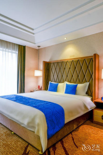 嘉年华时尚酒店