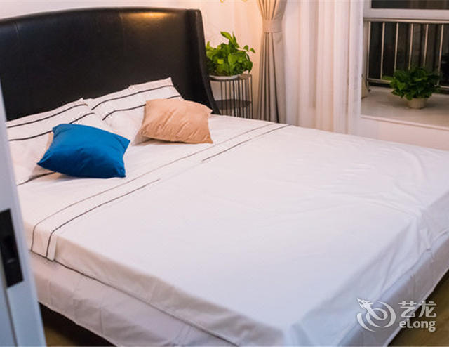 阿拉善盟 住宿服务 客栈民宿 > 额济纳旗胡杨短租客栈