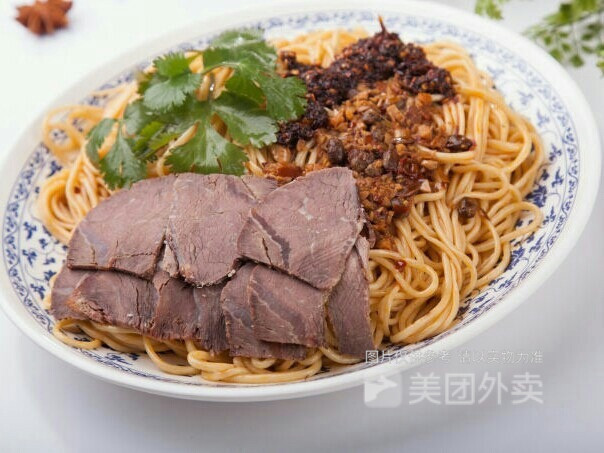 牛肉干拌面图片