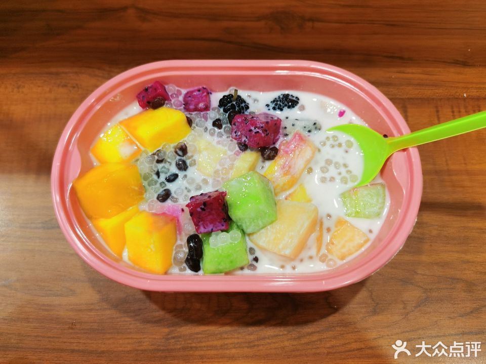 椰奶味水果捞更香甜图片