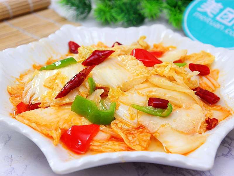 酸辣白菜盖浇饭