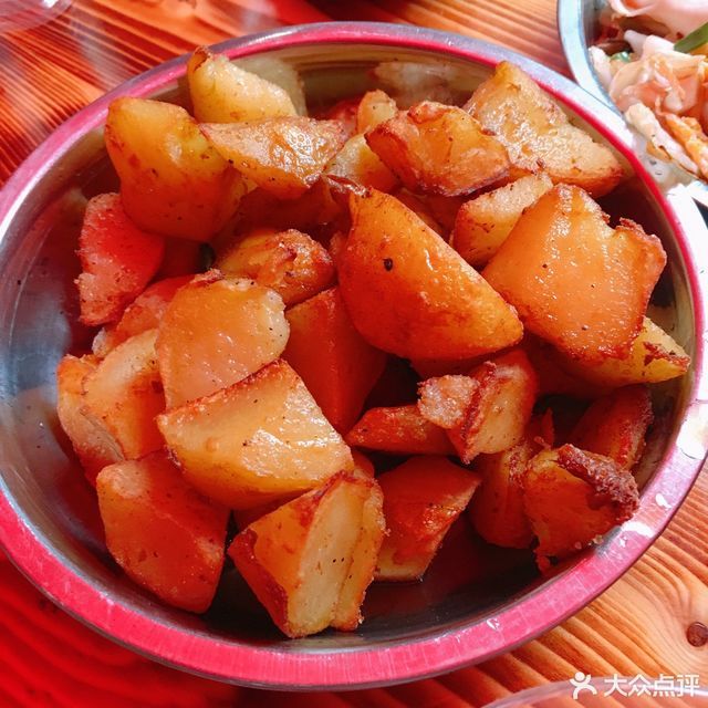 茅台国际大酒店宵夜大排档