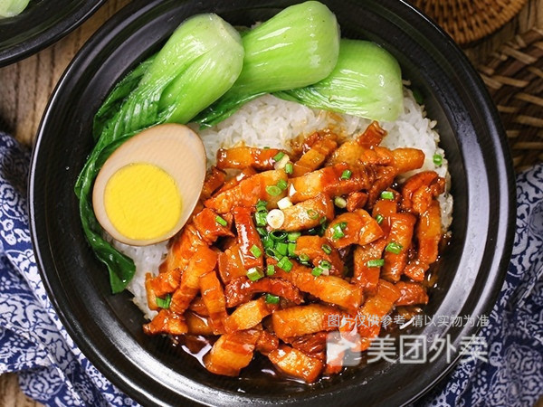 酱汁卤肉饭煲仔饭图片