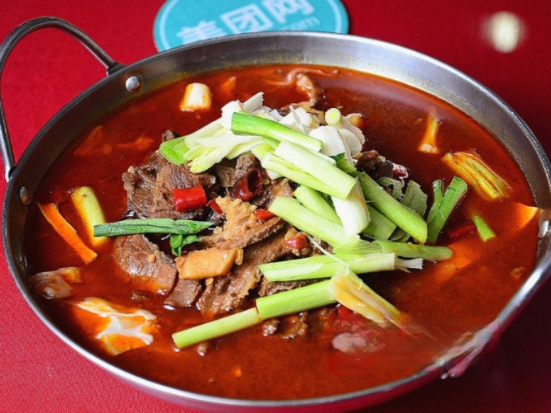 安圣彝家豆花鸡火锅