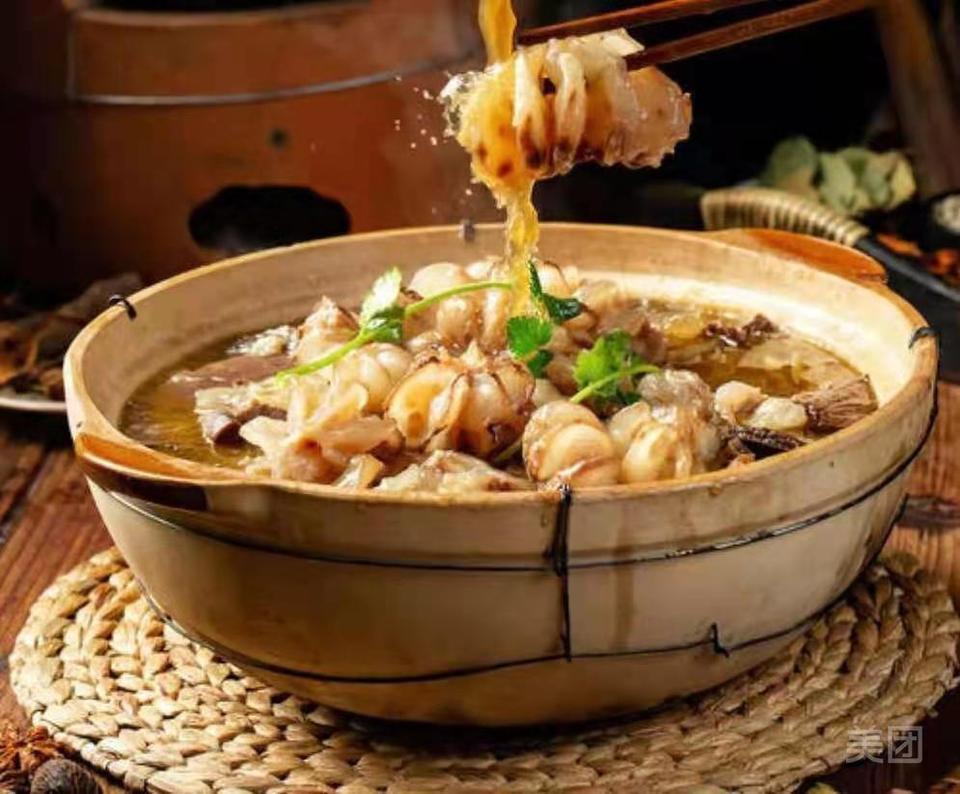牛杂砂锅串串推荐菜:醉牛牛杂位于深圳市宝安区兴华二路31号(新安中学