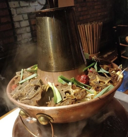 羊蝎子老北京铜锅火锅图片