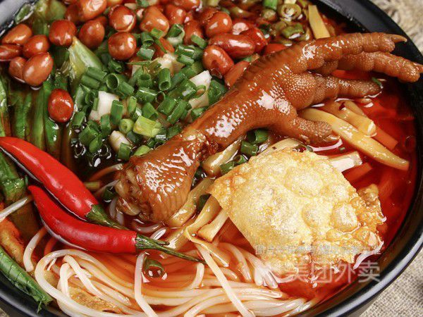 鸡爪螺蛳粉图片